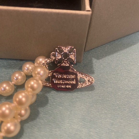 Vivienne Westwood Graziella Orb Bracelet Triple Strand Pearl - Picture 5 of 10